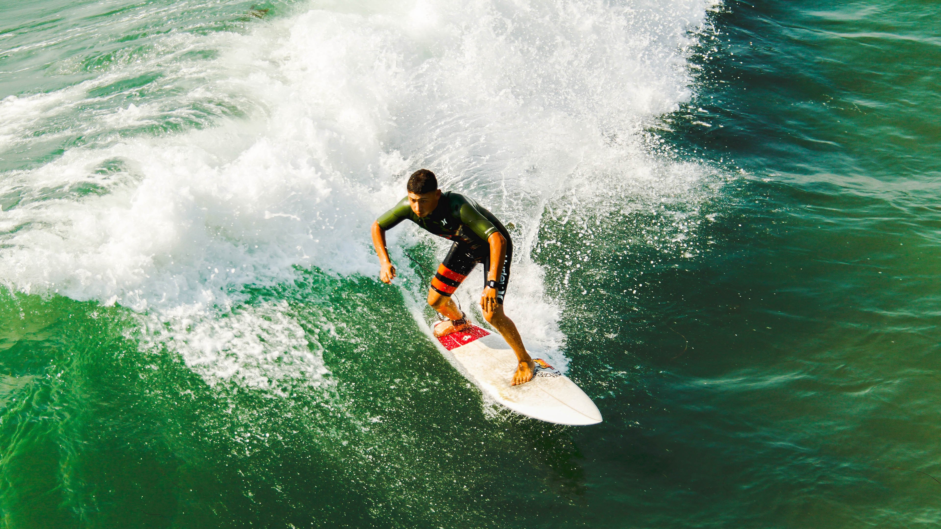 巴萨逆袭斯帕尼奥尔，梅西着落制胜球，巴萨官推梅西